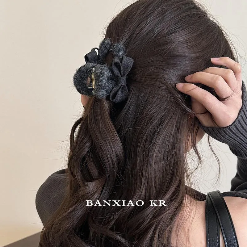 1pc Autumn/Winter Bow Woolen Hair Clip for Women, High-End New Shark Clip, Autumn and Winter Back-of-Head Hair Clip