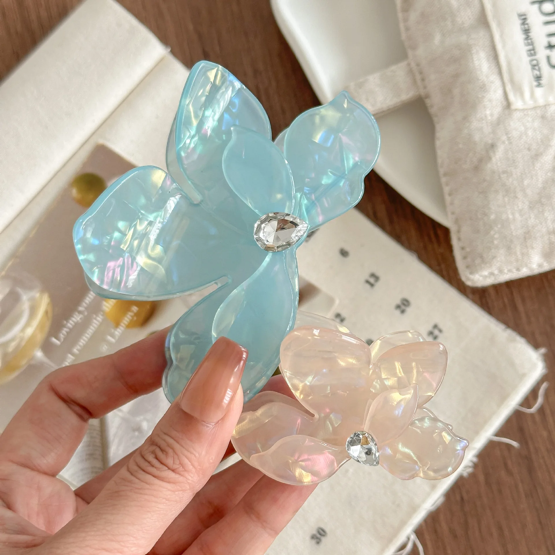 9CM Colorful Butterfly Inlay Rhinestone Hair Claw Acrylic Claw Clips Trendy Hair Clips for Women Girls Hair Accessories 