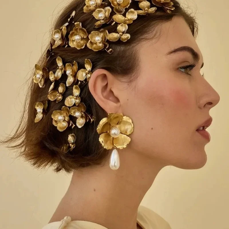 Gold Flower Crystal Hair Clips for Women Hairpins Girls Side Bangs Clips Flower Barrette Hawaiian Wedding Party Bag Hair Tools