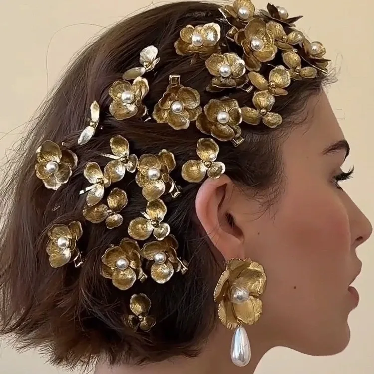 Gold Flower Crystal Hair Clips for Women Hairpins Girls Side Bangs Clips Flower Barrette Hawaiian Wedding Party Bag Hair Tools