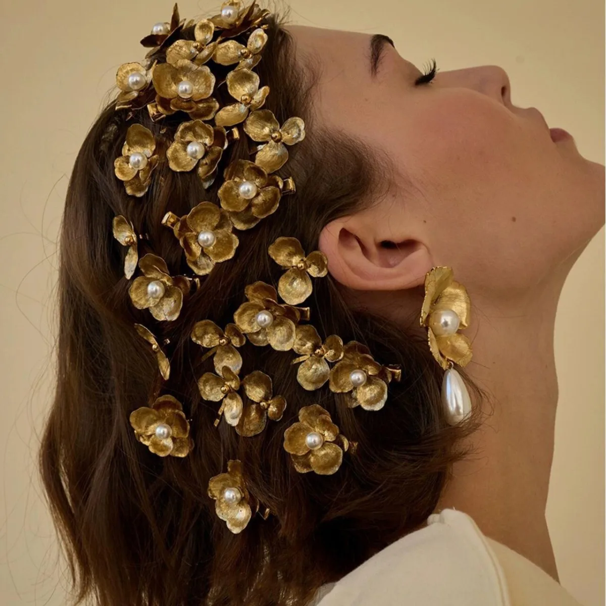 Gold Flower Crystal Hair Clips for Women Hairpins Girls Side Bangs Clips Flower Barrette Hawaiian Wedding Party Bag Hair Tools