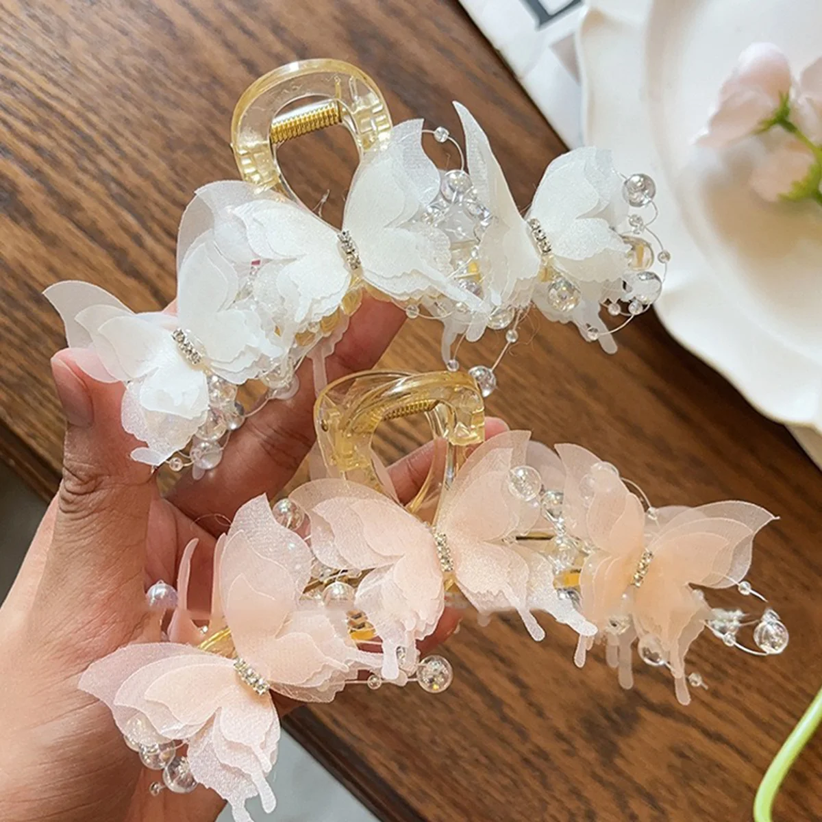 Super Fairy Butterfly Hair Clip, Large Shark Clip for the Back of the Head, Hair Accessory for Girls and Women, Suitable for Half-Tied Hairstyles, Perfect for Shopping and Everyday Casual Wear