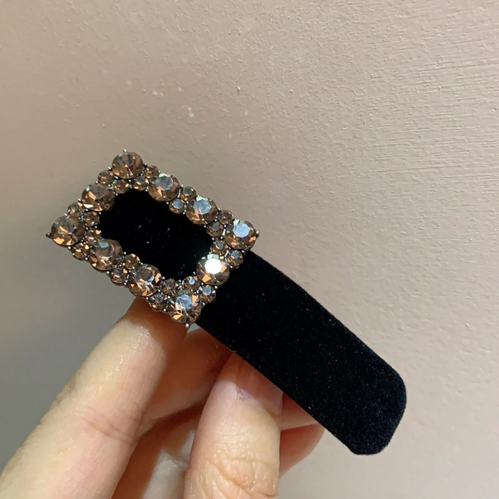 2PCS Black Velvet Hair Clips Set, Smoky Rhinestone Decor Oval-Shape Hair Accessories For Women, Stylish Daily Wear Party Decor