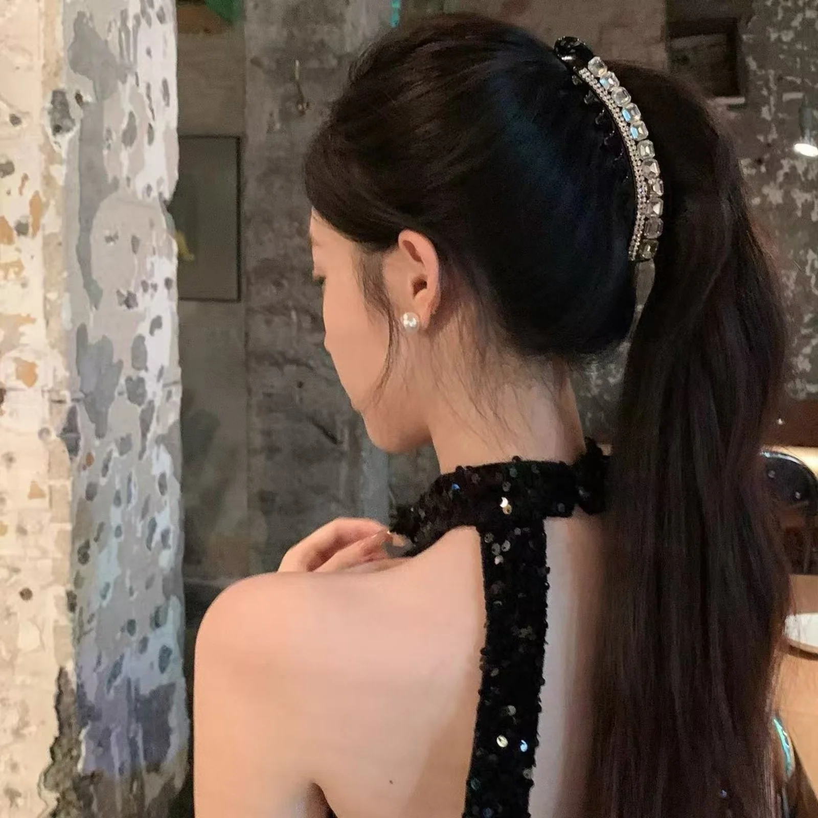 1 Piece Sparkling Crescent Rhinestone Banana Clip - Back-of-Head Hair Accessory for Women, Ideal for Bun & Ponytail Styling