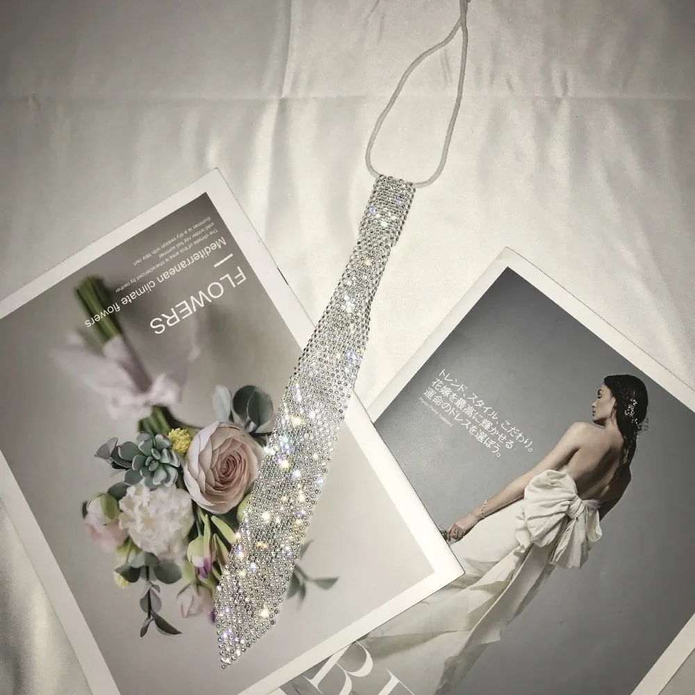 High Quality Fashion White Shiny Rhinestone Necktie Luxury Pre-Tied Crystal Neck Tie Elastic Elegant Costume JK Tie Prom
