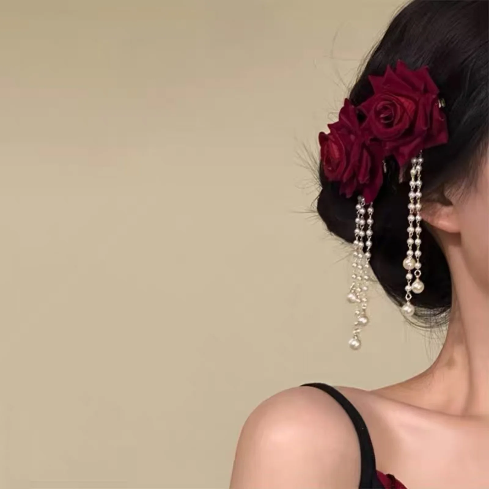 1pc 【Blooming Rose】 Vintage-Inspired Red Rose Hair Clip, Elegant Duckbill Clip, Niche High-End Hair Accessory