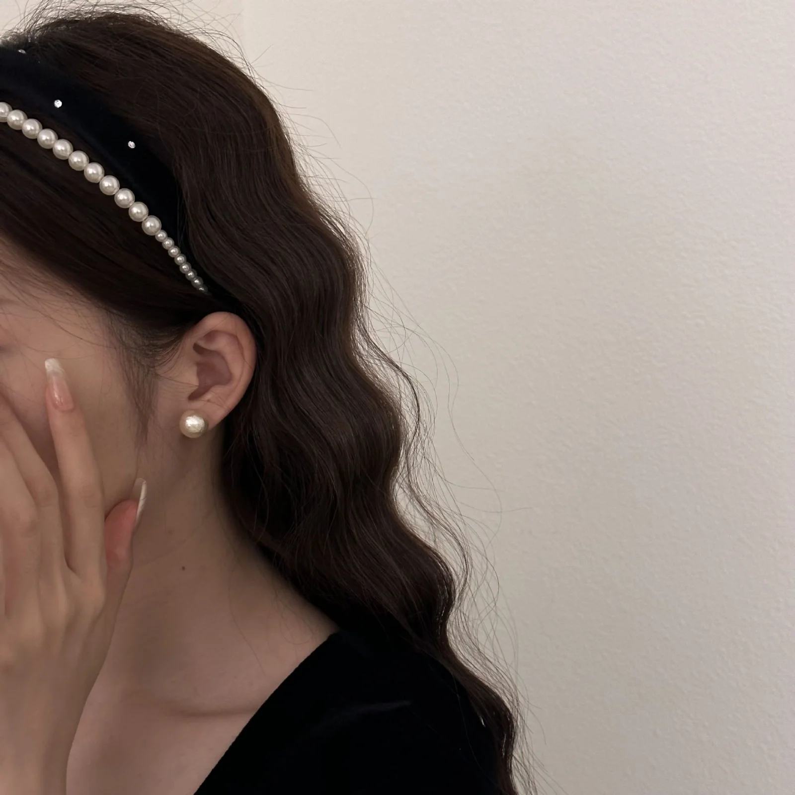 1Pc French Style High-Grade Double-Layer Pearl Headband,Black Velvet Sponge Hair Hoop,Retro Exquisite Hair Accessory for Women