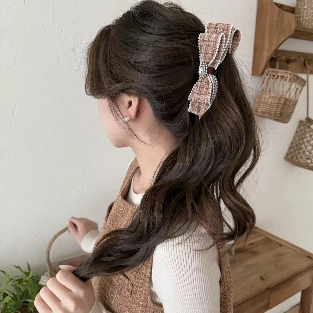 1pc Luxurious Korean-style square diamond pearl bow banana hair clip, sweet temperament ponytail hairpin, vertical clip