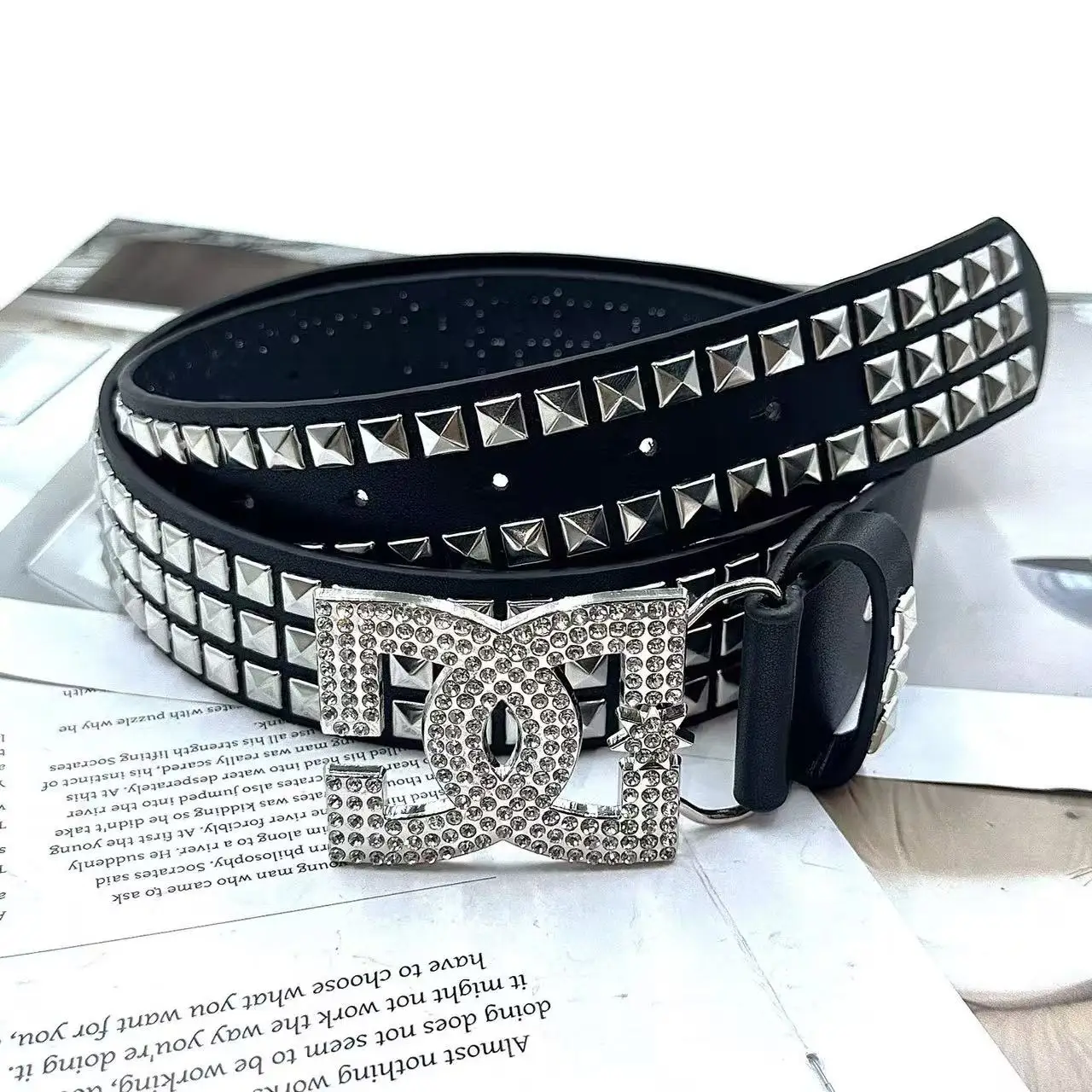 Y2K Luxury Hot Girl Women's Rhinestone Belt Unique punk Fashion Rivet Leather Belt Versatile Embedded Decorative Belt