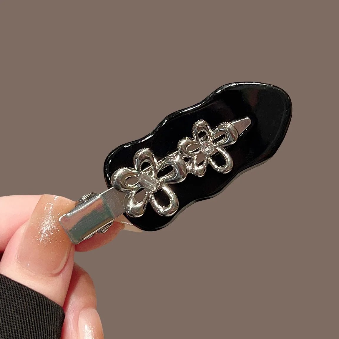 1/2pcs Korean Style Sweet Cool Metal Flower Scar Free Hair Clip Niche Exquisite Daily Outfit Party And Travel Fashion Headwear