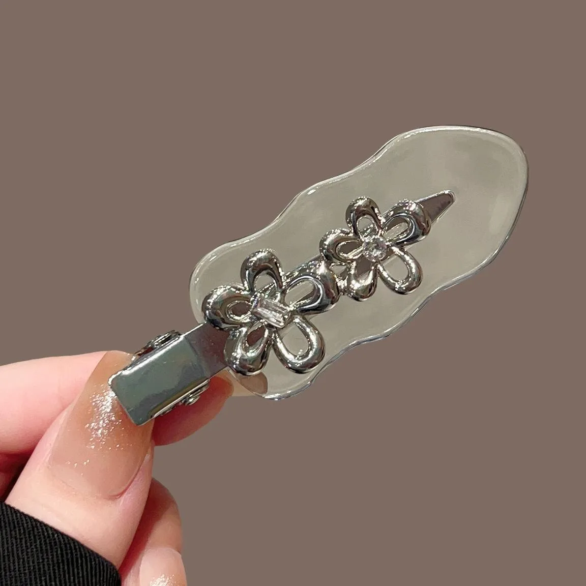 1/2pcs Korean Style Sweet Cool Metal Flower Scar Free Hair Clip Niche Exquisite Daily Outfit Party And Travel Fashion Headwear