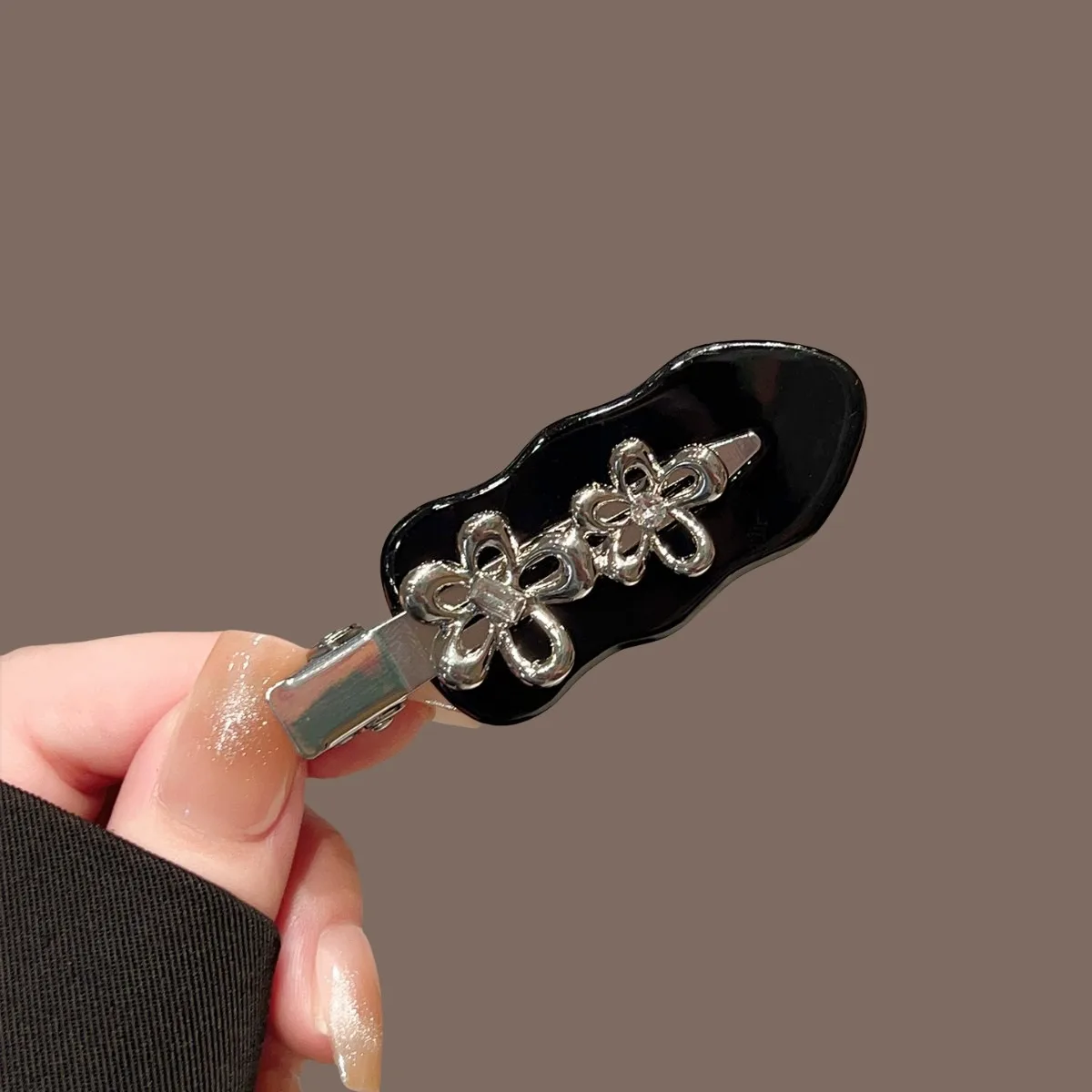 1/2pcs Korean Style Sweet Cool Metal Flower Scar Free Hair Clip Niche Exquisite Daily Outfit Party And Travel Fashion Headwear