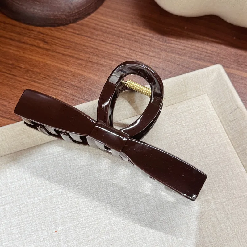 1 Piece of Retro Coffee Colored Bow Clip, Large Hair Clip, Shiny Plastic Disc Hair Clip, Simple and Elegant Women's Headwear