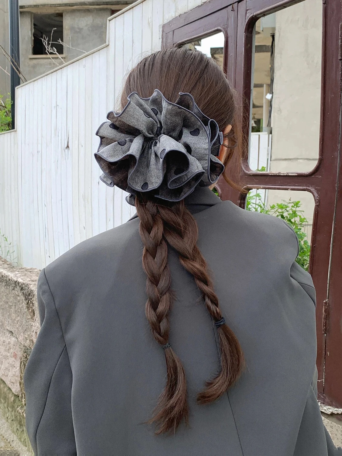 1pc Korean-Style Gray Sweet Polka Dot Fabric Fashion Skirt-Shaped Large Scrunchie, 2025 New French-Style Elegant Hair Tie