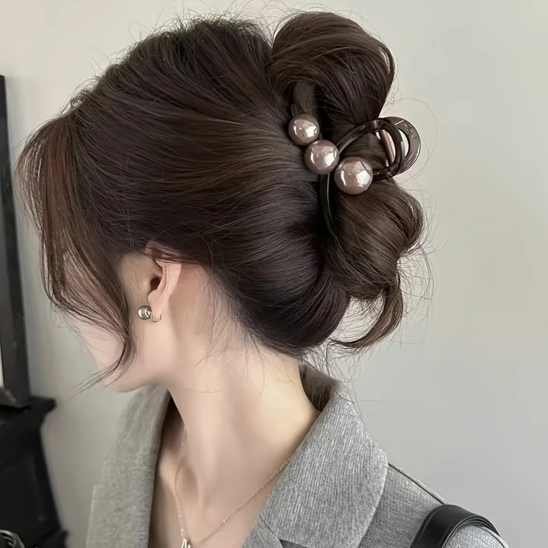 1pc Elegant Vintage-Inspired Pearl Hair Claw Clip for Women - High-Quality Acrylic Shark Clip with Imitation Pearls,Secure Hold