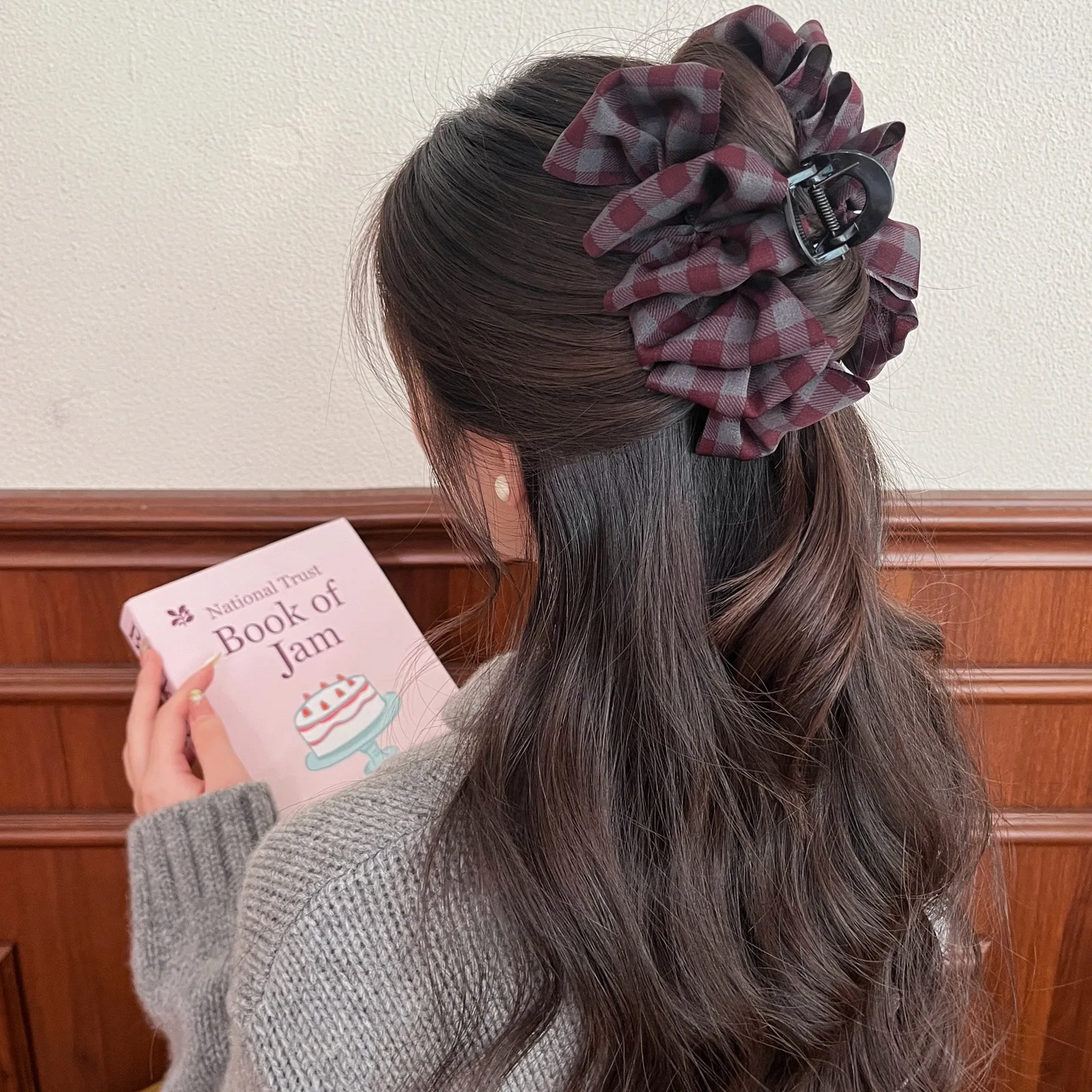 Korean-style plaid cloud bubble large hair claw, elegant and high-end hair clip for the back of the head, suitable for daily use