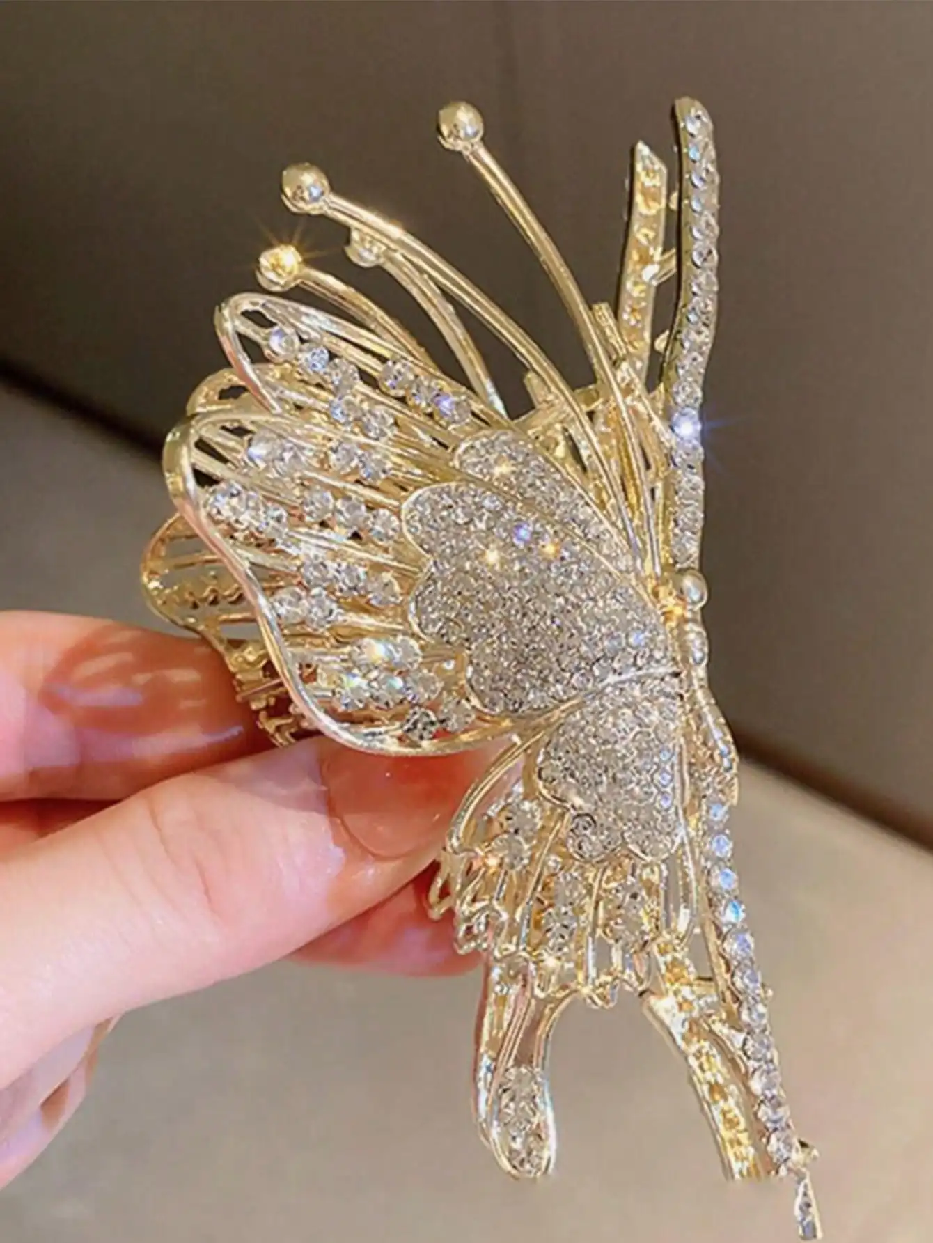 1 Pcs Fashion Exquisite Fashionable Hollow Out Full Giamond Butterfly Hair Claws For Women Girls Party Hair Accessories