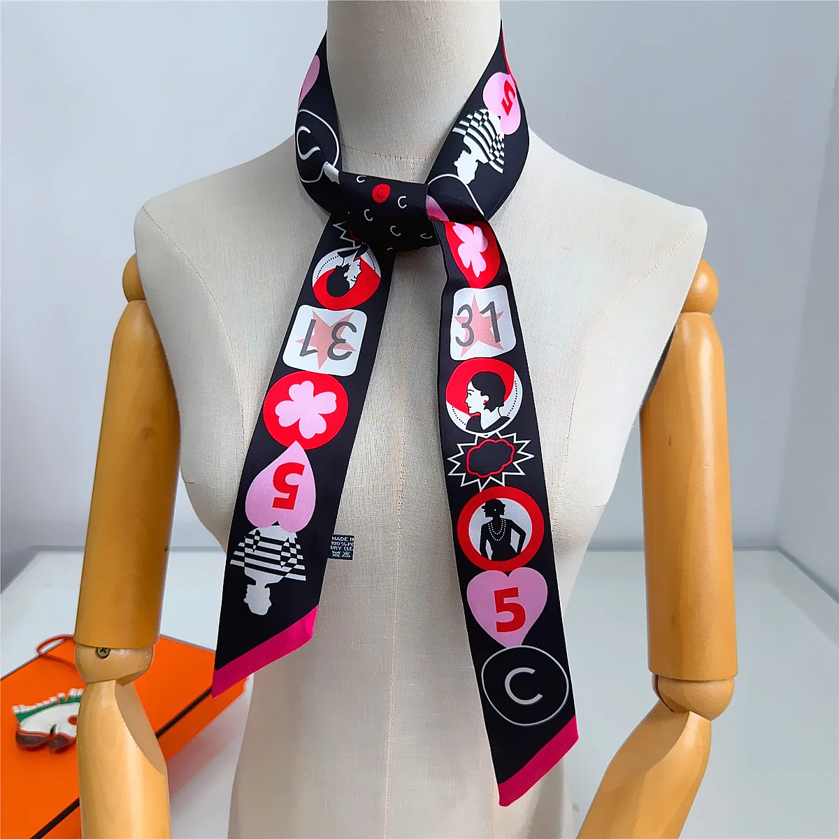 Women's Classic Silk Scarf 118*5cm Twill Material Narrow Neck Wrap Striped Pattern Comfortable For Travel Office