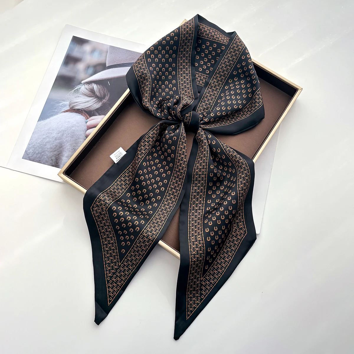 Fashion Print Skinny Scarf For Women Luxury Hair Band Soft Stain Ribbon Tie Neck Bag Scarf Design Wrist Belt For Daily Wear