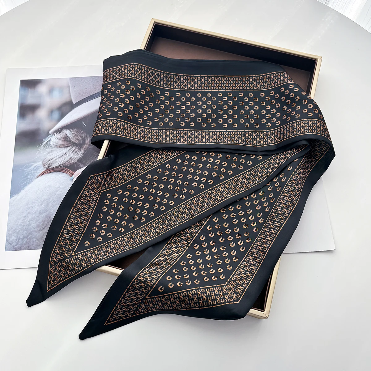 Fashion Print Skinny Scarf For Women Luxury Hair Band Soft Stain Ribbon Tie Neck Bag Scarf Design Wrist Belt For Daily Wear