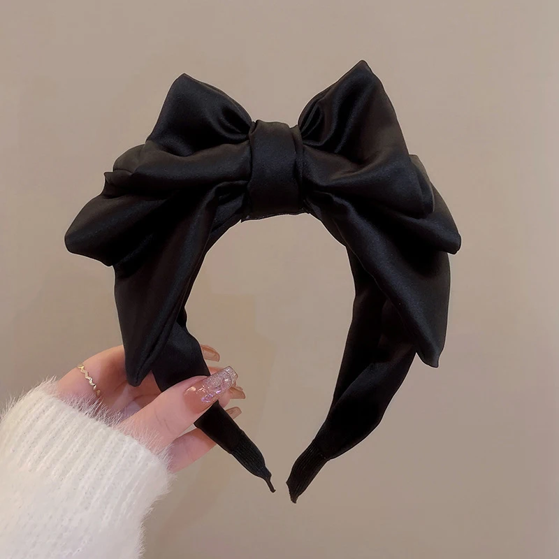 Stylish Headband with Black Bow Knot; Women's Korean Style Elegance in Hair Accessories.