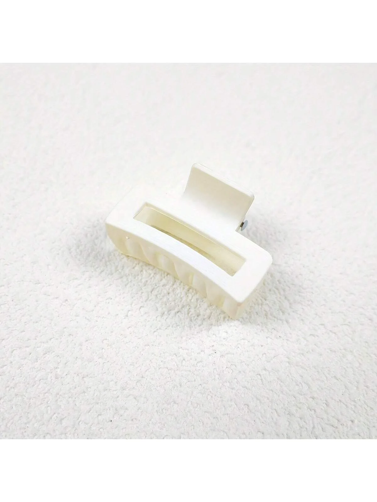 4pcs Classic Matte Small Square Grip Clip Mini High Grip Disc Hair Breakers Small Grip Clip Suitable for Daily Wearing