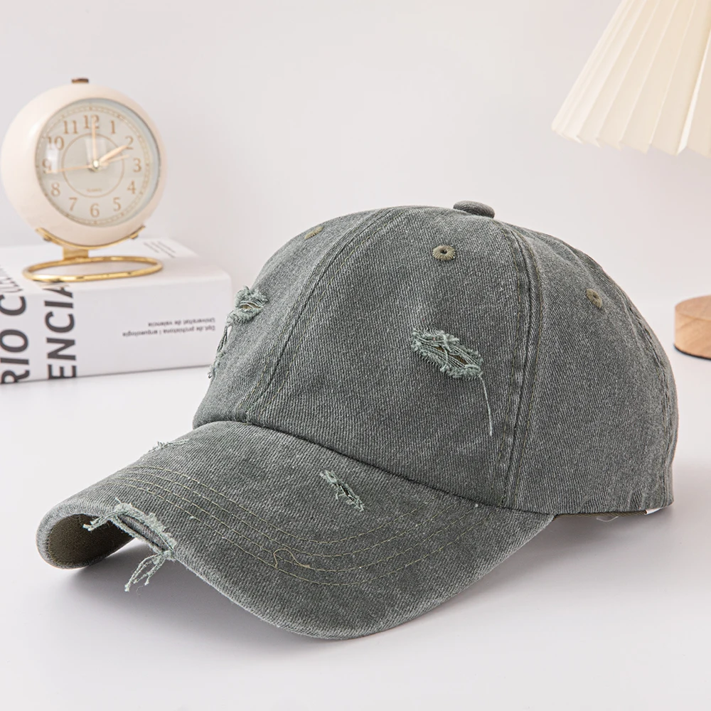 Hole Style Baseball Cap: Fashionable, Retro-Style Cap with Cool Tearing Details. Suitable for Casual Wear, Streetwear or Daily C
