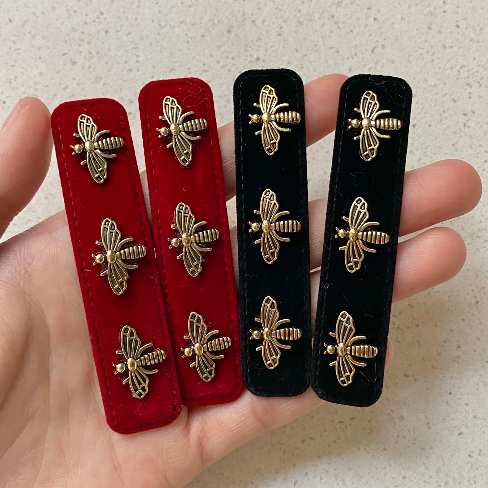 2PCS Red & Black Velvet Hair Clips, Gold Bee Embellishments, Elegant Retro-Style Women’s Hair Accessories, Stylish Daily Wear