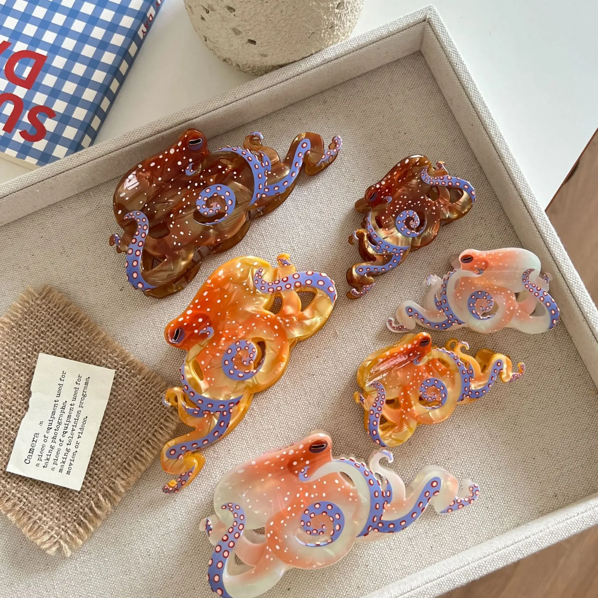 1 Piece of Ocean Wind Octopus Resin Clip,Colorful Octopus Back Hair Clip,Women's Half Tied Hair,Coiled Hair,Shark Clip