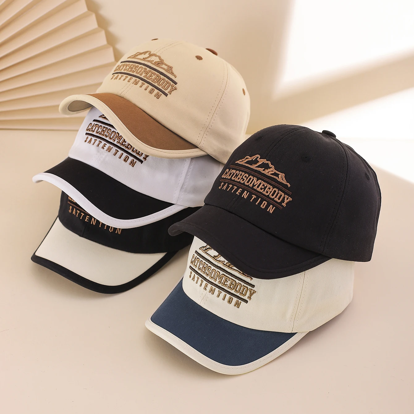 Fashion Embroidered Letter Patched Mountain Peak Short Brim Baseball Cap, Soft Top Adjustable Snapback Hat for Outdoor Cycling