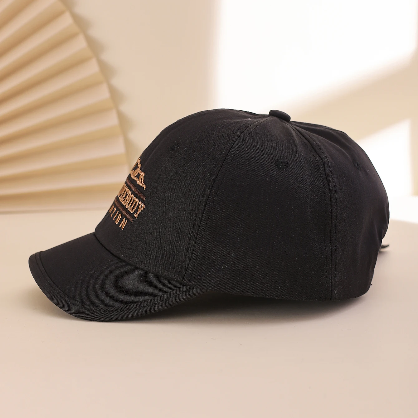 Fashion Embroidered Letter Patched Mountain Peak Short Brim Baseball Cap, Soft Top Adjustable Snapback Hat for Outdoor Cycling