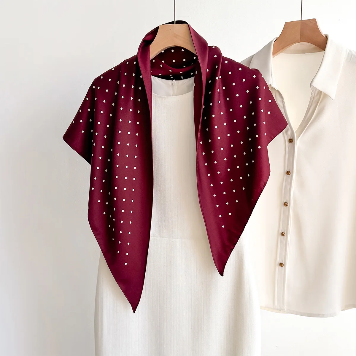 New Twill Shawl Triangle Scarf for Women Dot Neckerchief Female New Headband Hair Bands Print Foulard Hijab Wraps Bandana