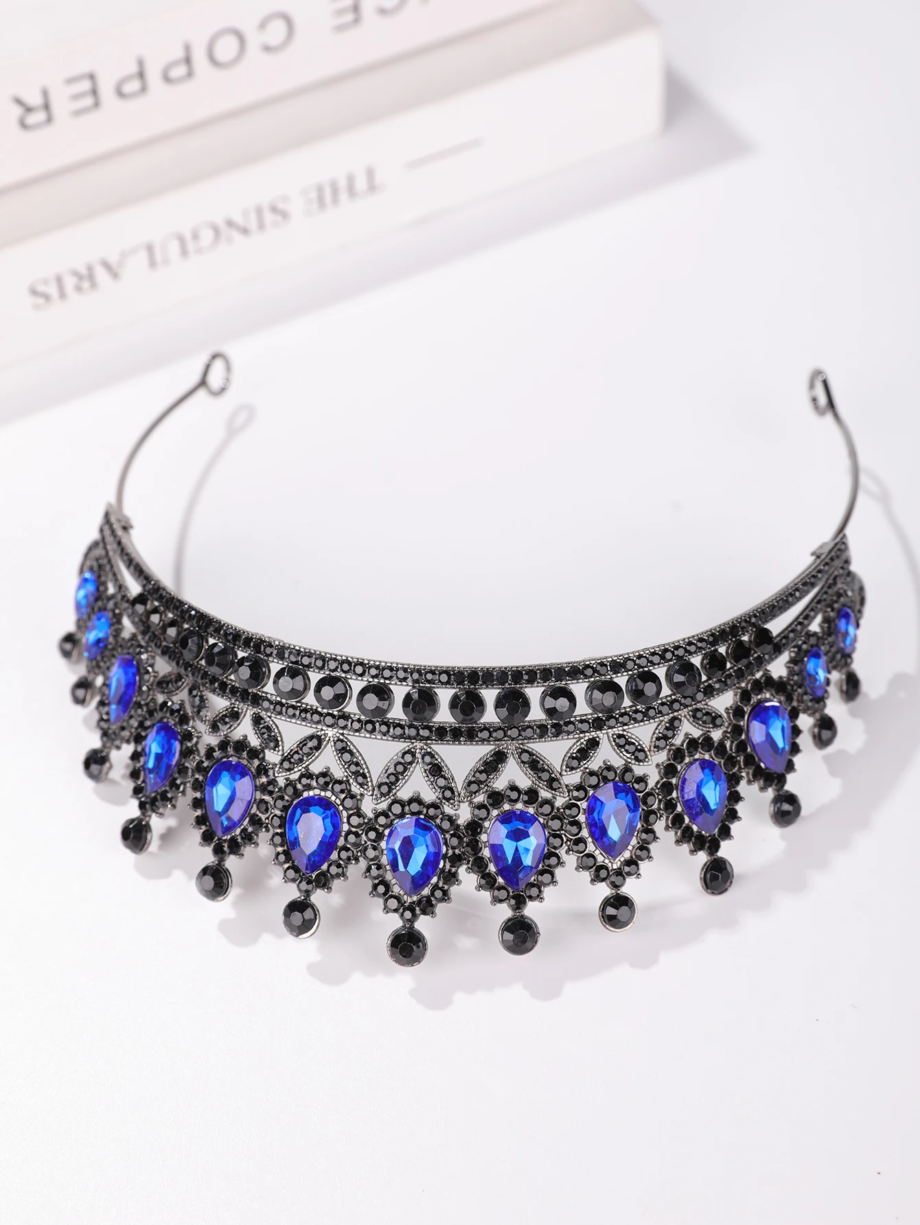 Retro Palace-Style Blue Diamond Crown Headband with Black Base, European and American Luxury Party Hair Accessory, Sparkling Headpiece for Evening Events