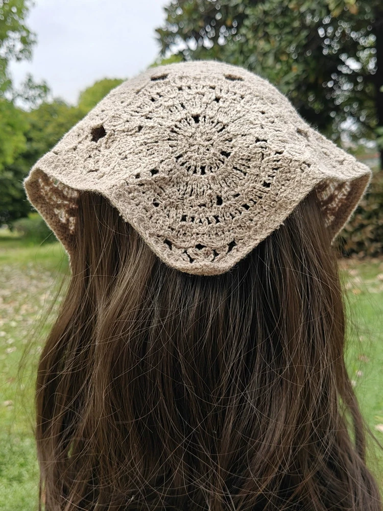 Hollow Crochet Headband for Women, 1 Piece Bohemian Triangle Headband, Adjustable Non-Slip Headband, Vintage Hair Scarf, Knitted Headband for Tying Back Hair, Black Beige Khaki