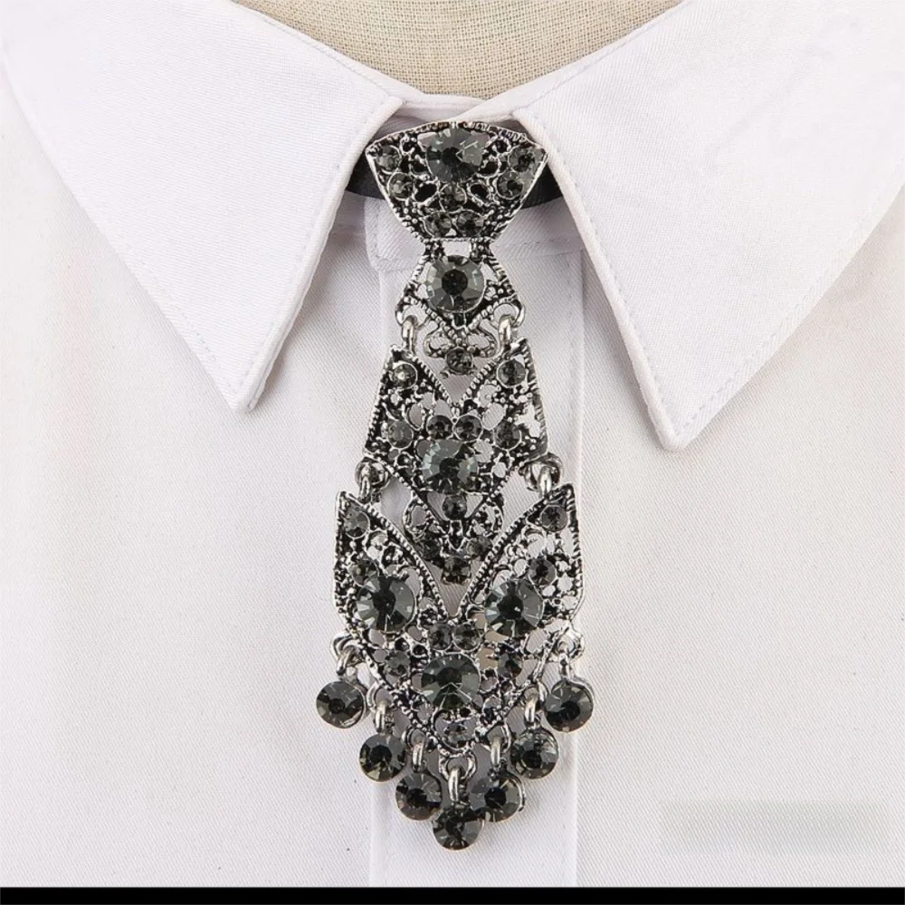 Special Adjustable Rhinestone Tie Short Length Fashion Crystal Neckties Shining Metal Short Tie Wine Party