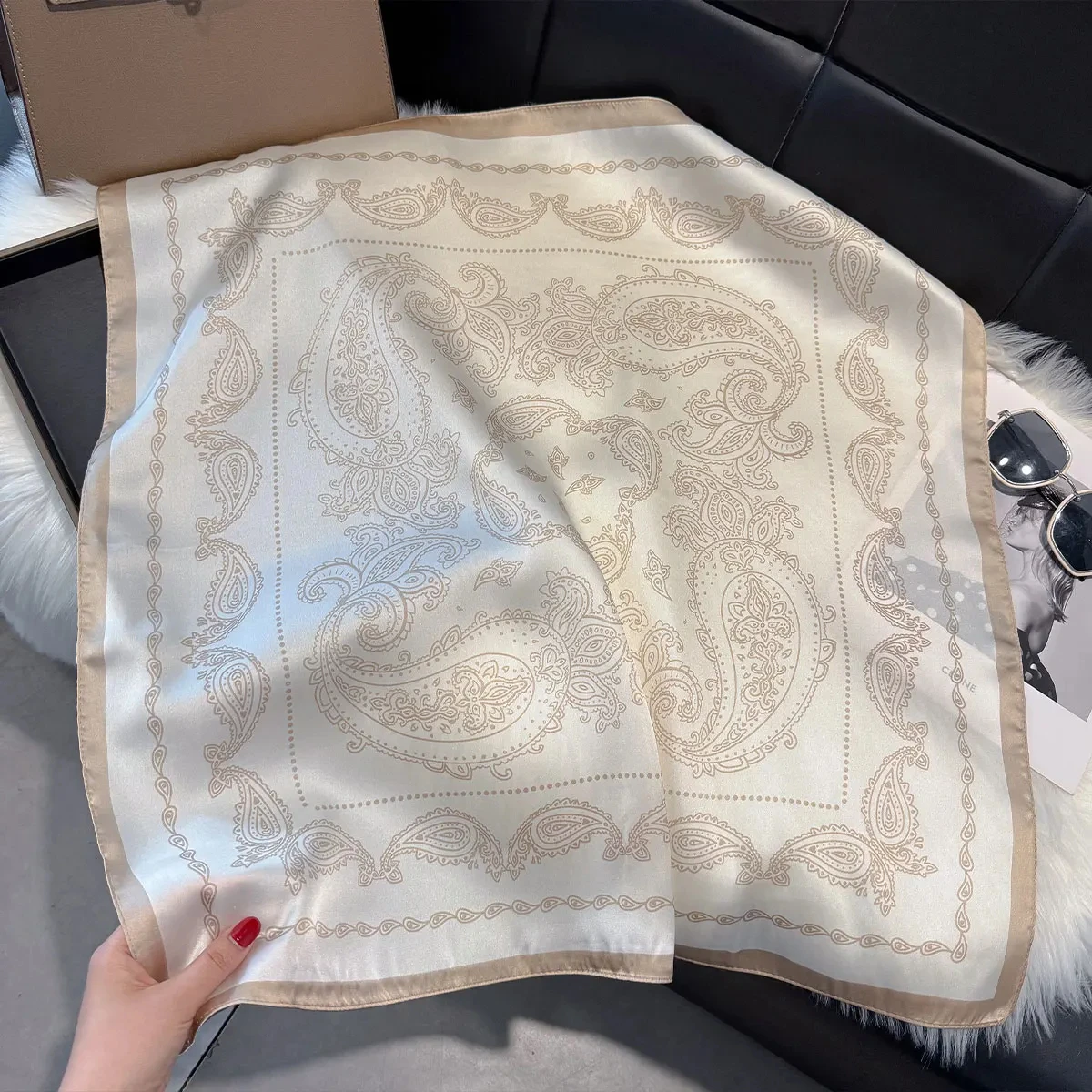 2025 New Fashion 65X65cm Women's Scarf Silk Paisley Print Scarf Square Shawl Decorative Headband Neck Luxury Design Bandana