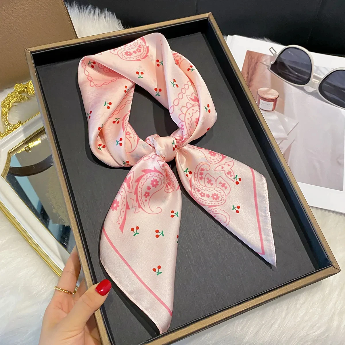 2025 New Fashion 65X65cm Women's Scarf Silk Paisley Print Scarf Square Shawl Decorative Headband Neck Luxury Design Bandana