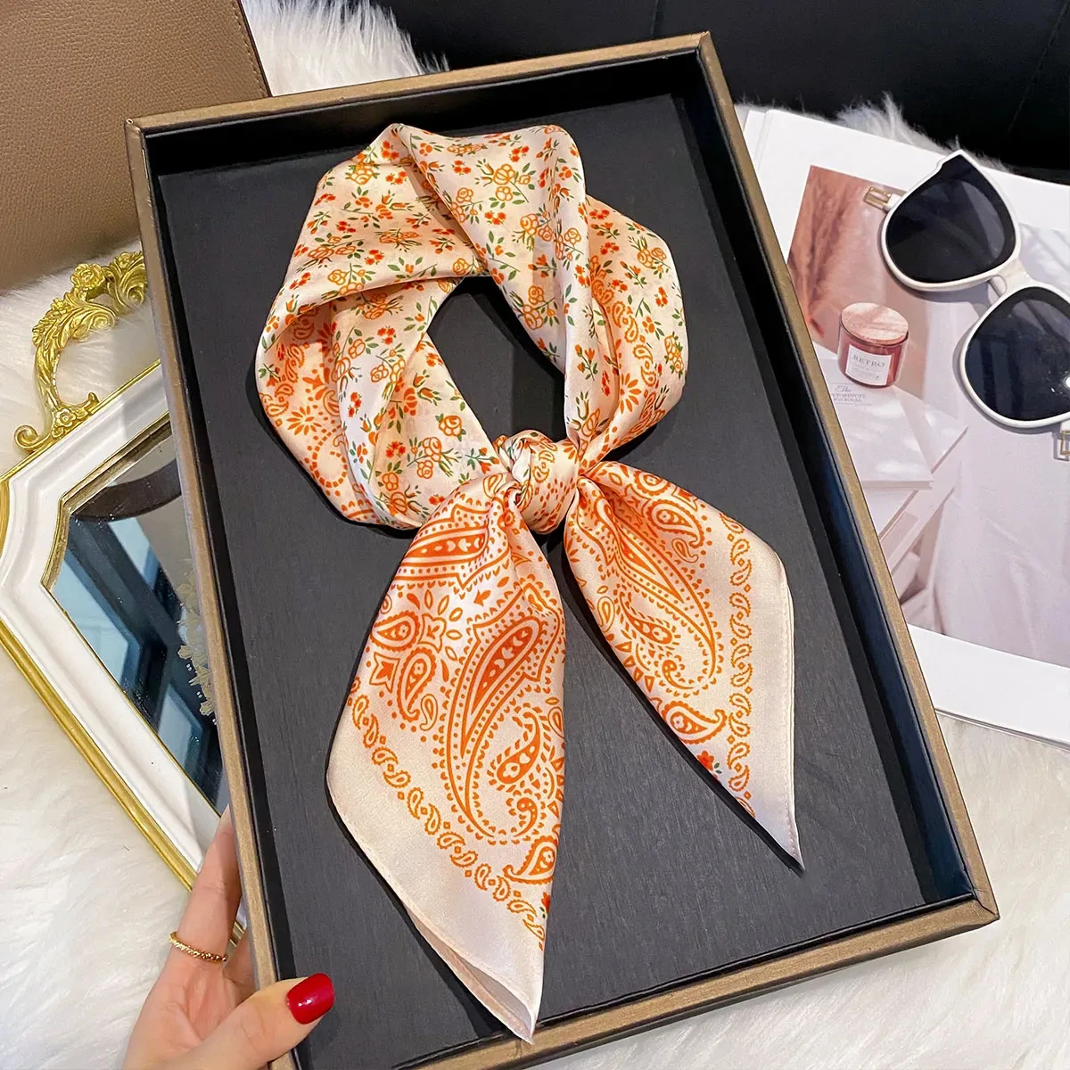 2025 New Fashion 65X65cm Women's Scarf Silk Paisley Print Scarf Square Shawl Decorative Headband Neck Luxury Design Bandana