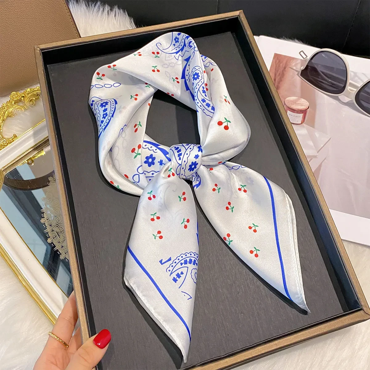 2025 New Fashion 65X65cm Women's Scarf Silk Paisley Print Scarf Square Shawl Decorative Headband Neck Luxury Design Bandana