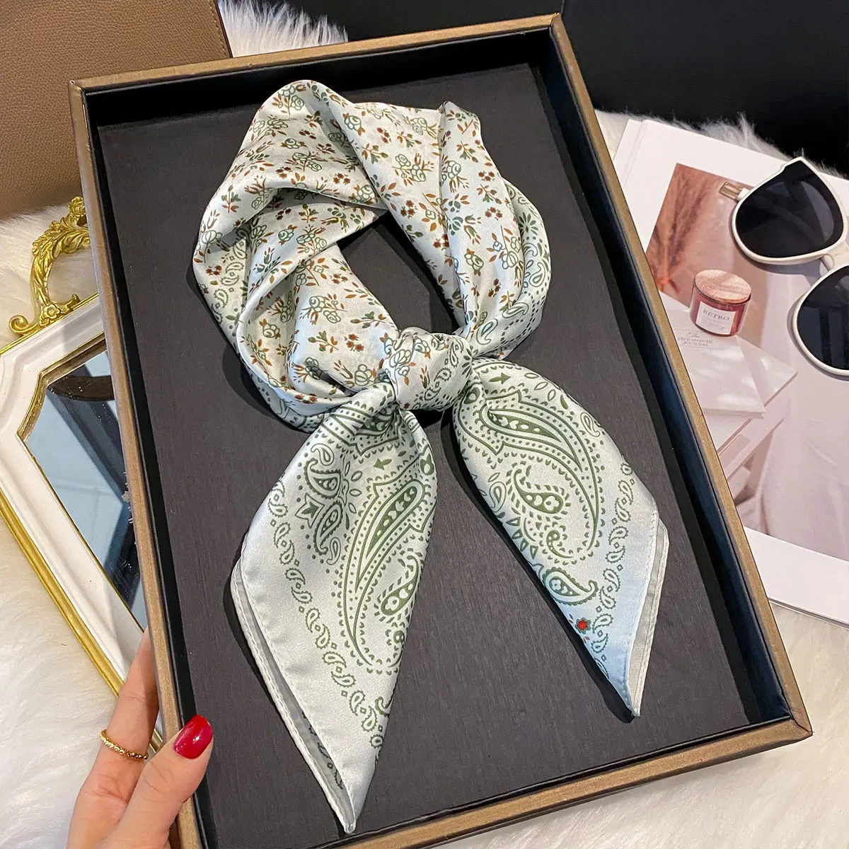 2025 New Fashion 65X65cm Women's Scarf Silk Paisley Print Scarf Square Shawl Decorative Headband Neck Luxury Design Bandana