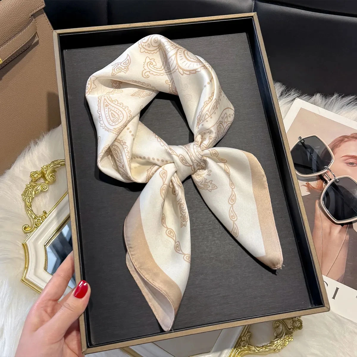 2025 New Fashion 65X65cm Women's Scarf Silk Paisley Print Scarf Square Shawl Decorative Headband Neck Luxury Design Bandana