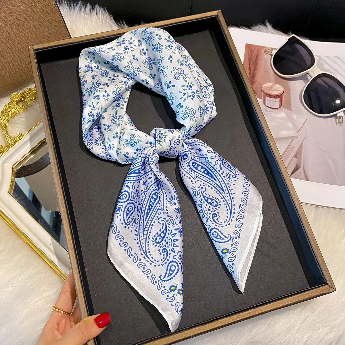 2025 New Fashion 65X65cm Women's Scarf Silk Paisley Print Scarf Square Shawl Decorative Headband Neck Luxury Design Bandana