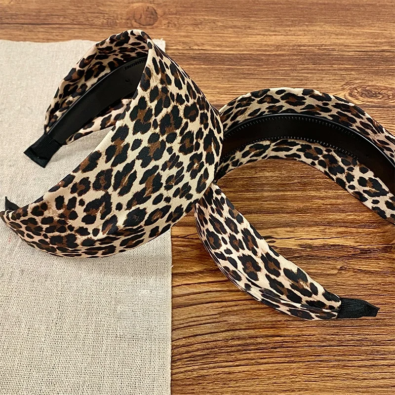 1PC Stylish and Fashionable Leopard Print Wide-Edge Headband, Unique Vintage High-Crown Hair Hoop Hair Accessory