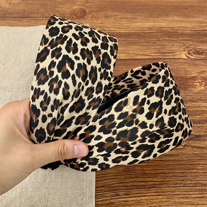 1PC Stylish and Fashionable Leopard Print Wide-Edge Headband, Unique Vintage High-Crown Hair Hoop Hair Accessory