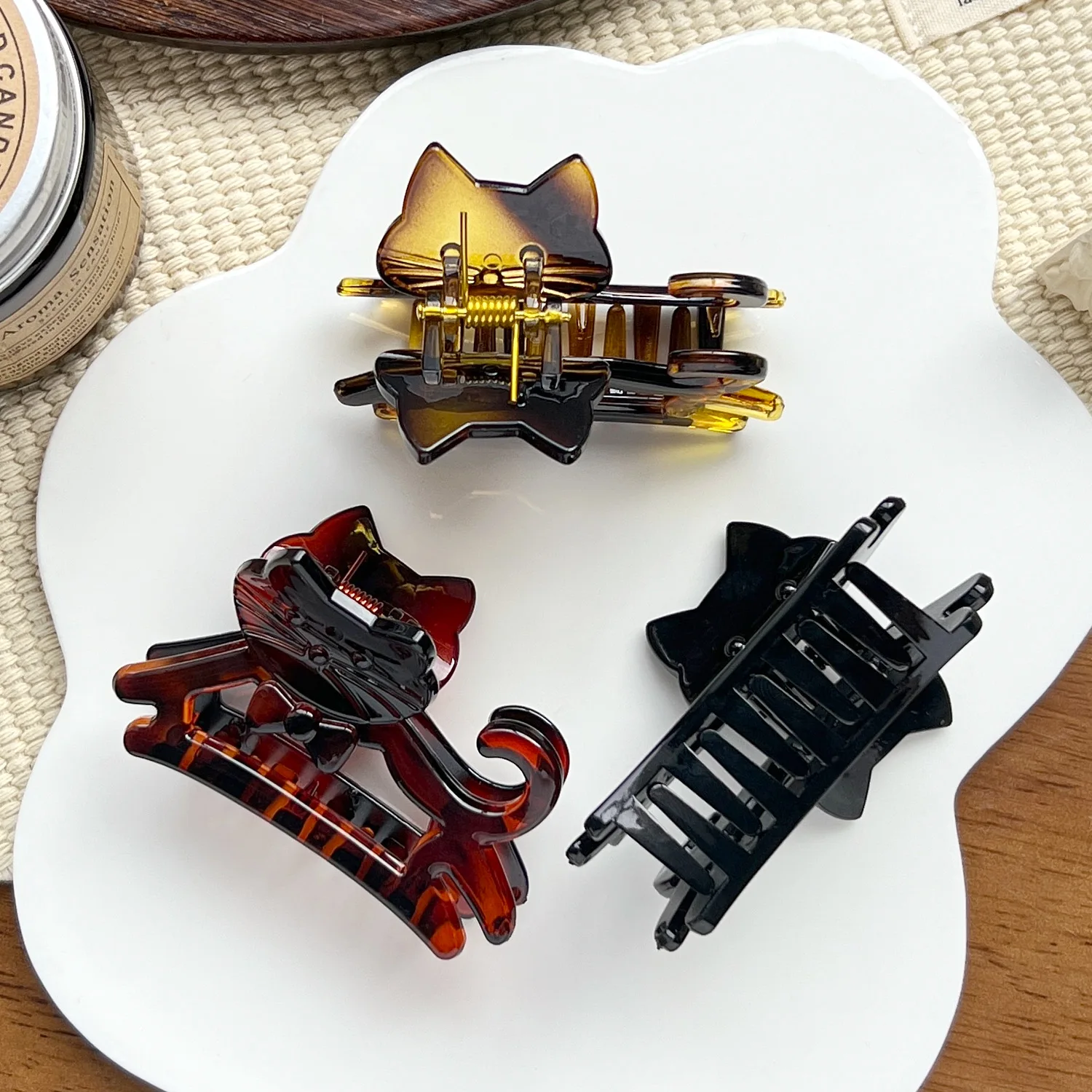 Korean Cute Cartoon Cat Acrylic Hair Claw Crab Hair Clip Shark Cat Barrettes Hairpin Headwear for Women Girl Hair Accessories