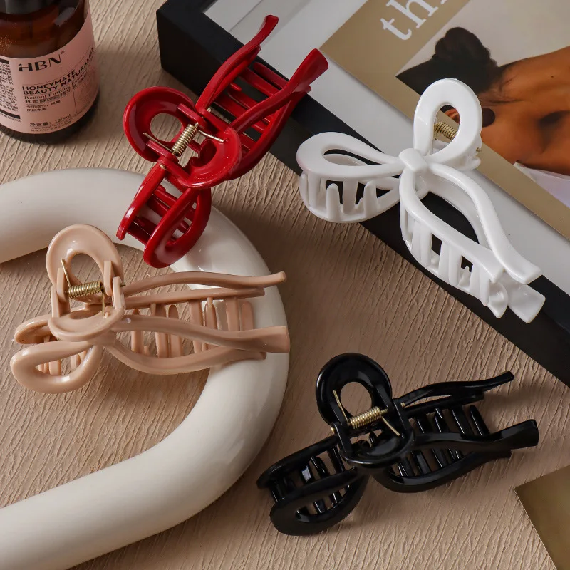 Soft silicone shark clips are safe and advanced. Butterfly clips are shatterproof and unbreakable hair accessories.