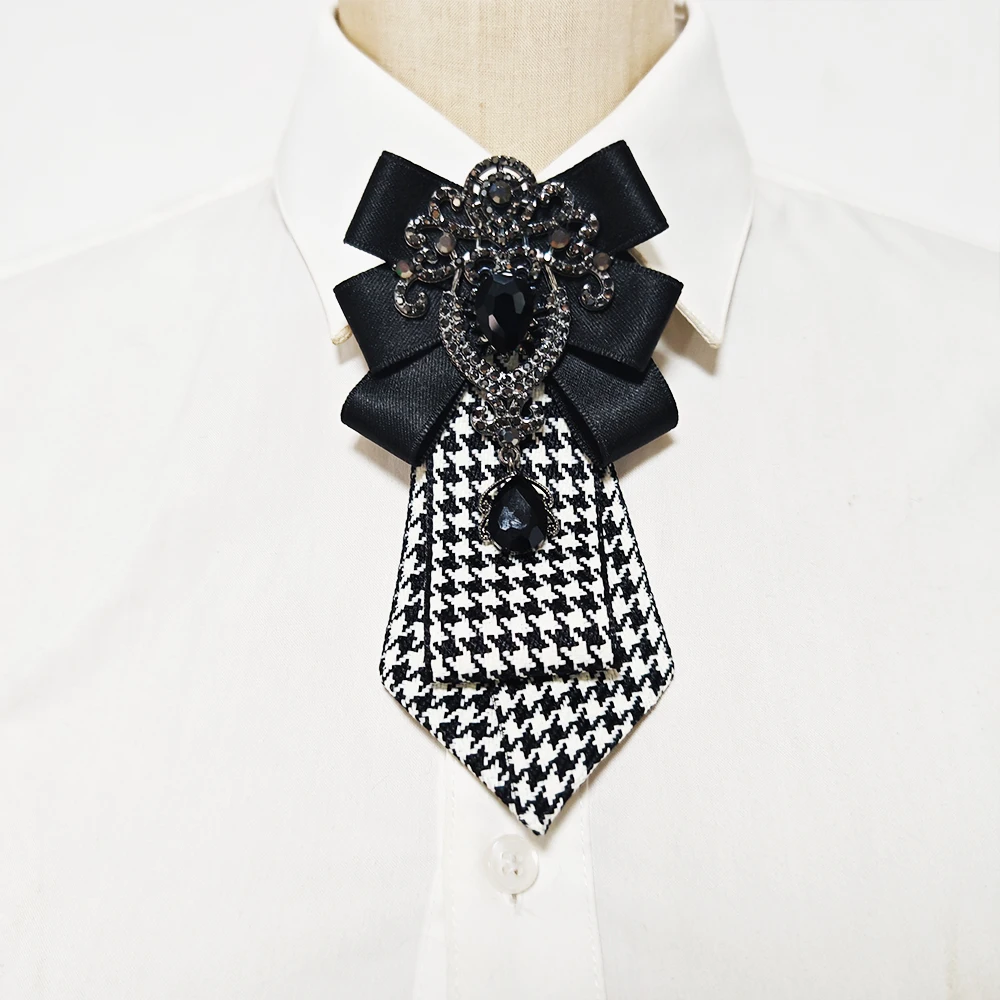 A Handcrafted Women's Plaid Black Diamond Tie, a Must-Have for the Back-To-School Season, Versatile for Pairing with Uniforms, Dark Style