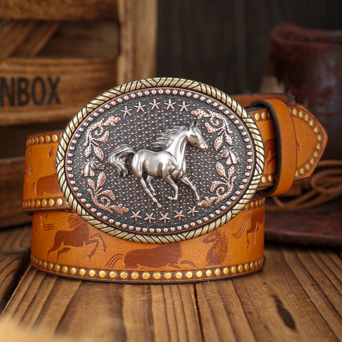 A PU Belt Suitable for Both Men and Women, Combining the Style of Western Denim and Retro, Is Perfect for Daily Casual Outings