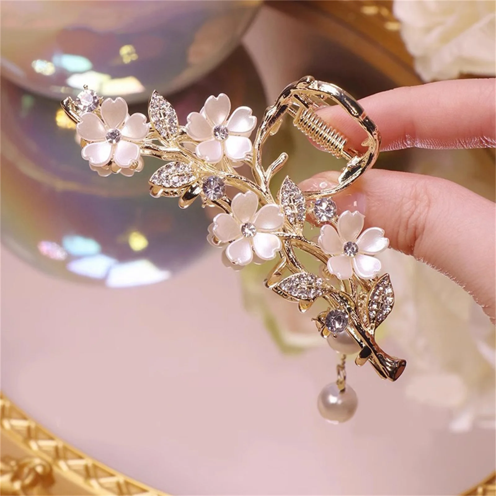 Floral Shark Hair Clip for Women Updo Bun Ponytail Holder Large Shark Clip for Hair DIY Accessory Hair Styling