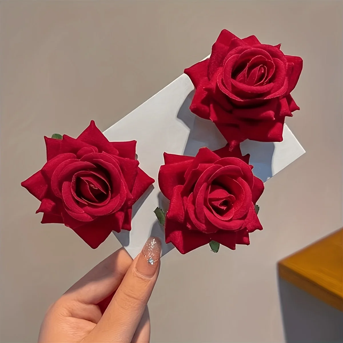 3Pcs Atmospheric Red Flower Hair Accessories, Rose Hair Clips, Side Hairpins, Classic Red Felt Rose Hair Clips - Perfect for Summer Outfits and Festive Occasions